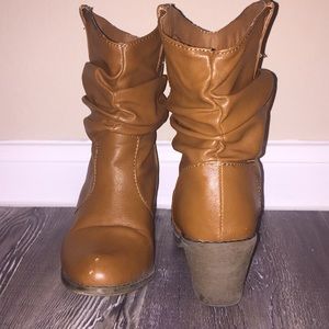 Patent leather tan slouchy boots